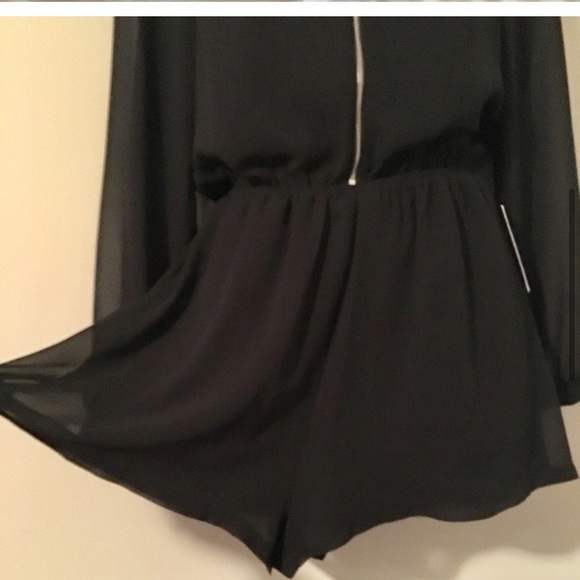 Express Romper - Picture 3 of 8